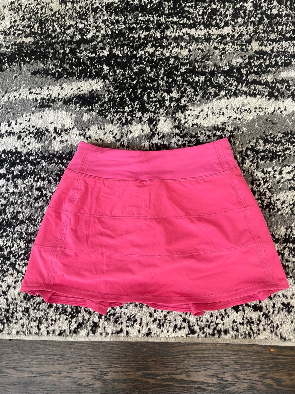 lululemon athletica Pink Race Rival Skirt Size 2 Like New